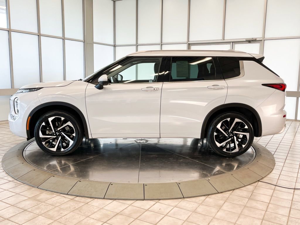 Used 2022 Mitsubishi Outlander SEL image 7