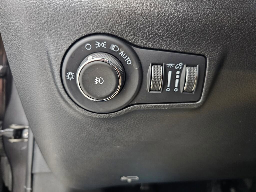 Used 2024 Jeep Compass Limited image 18