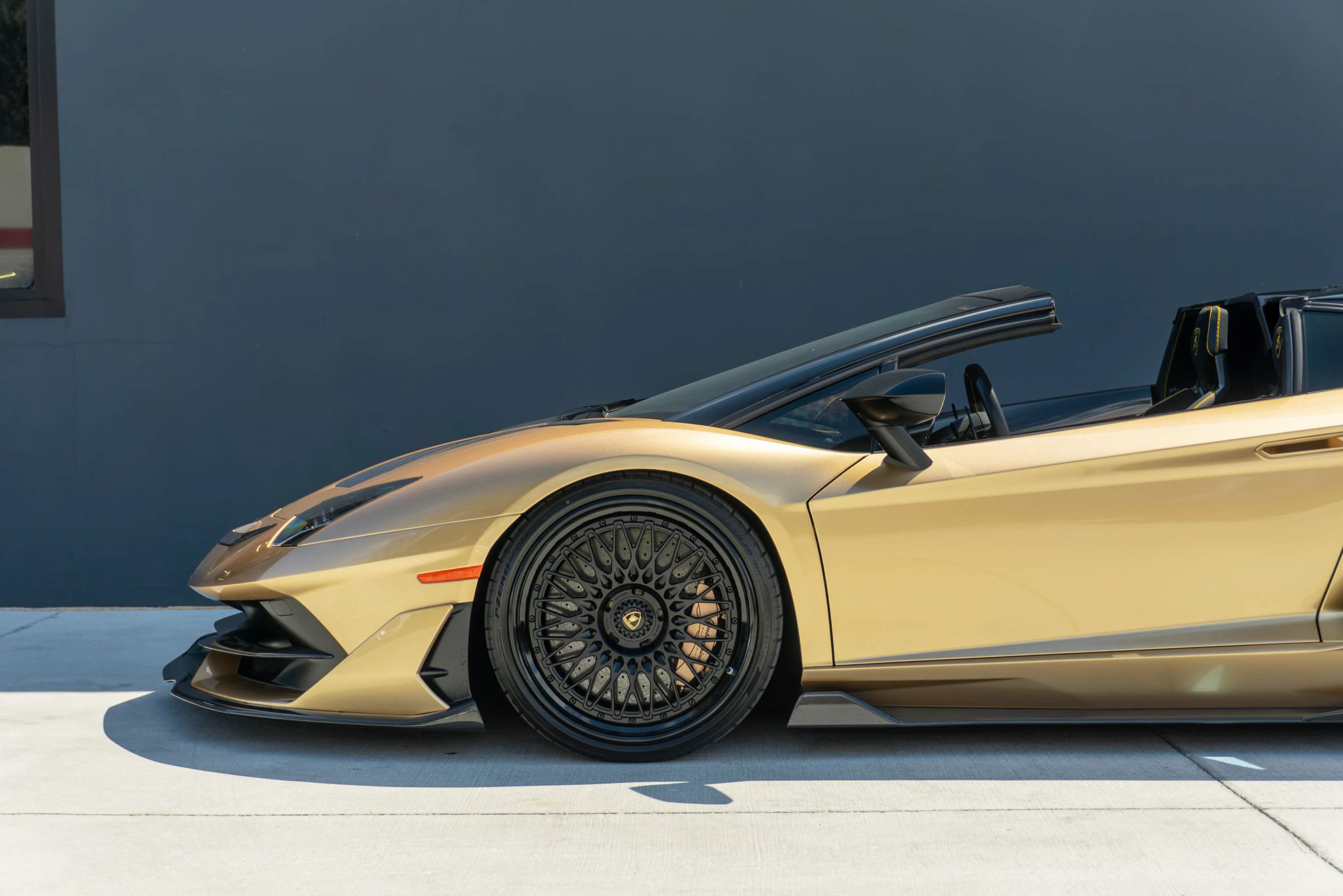 Used 2020 Lamborghini Aventador SVJ AWD/4WD image 19