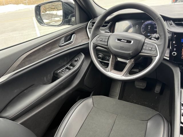 New 2026 Jeep Grand Cherokee Altitude AWD/4WD image 32