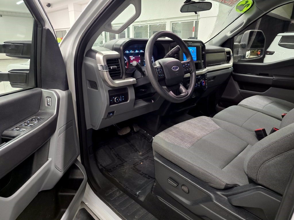 Used 2025 Ford F250 XLT AWD/4WD image 17