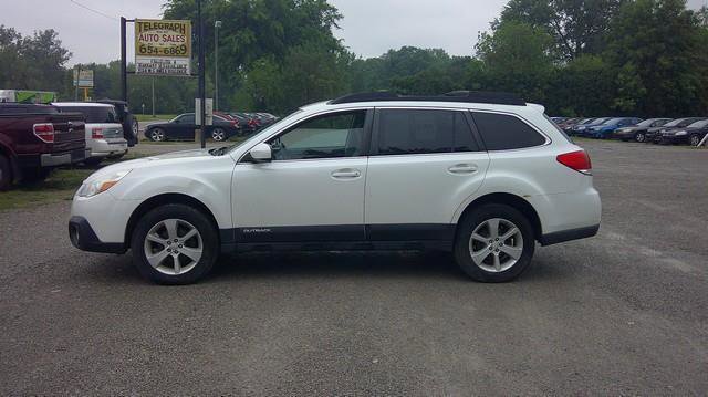Used 2013 Subaru Outback 2.5i Premium AWD/4WD image 11