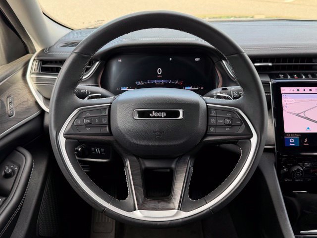 Used 2023 Jeep Grand Cherokee L Limited AWD/4WD image 12