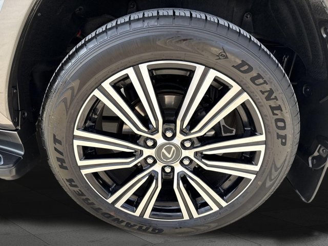 Certified 2025 Lexus LX 600 4WD w/ Appearance Package image 21