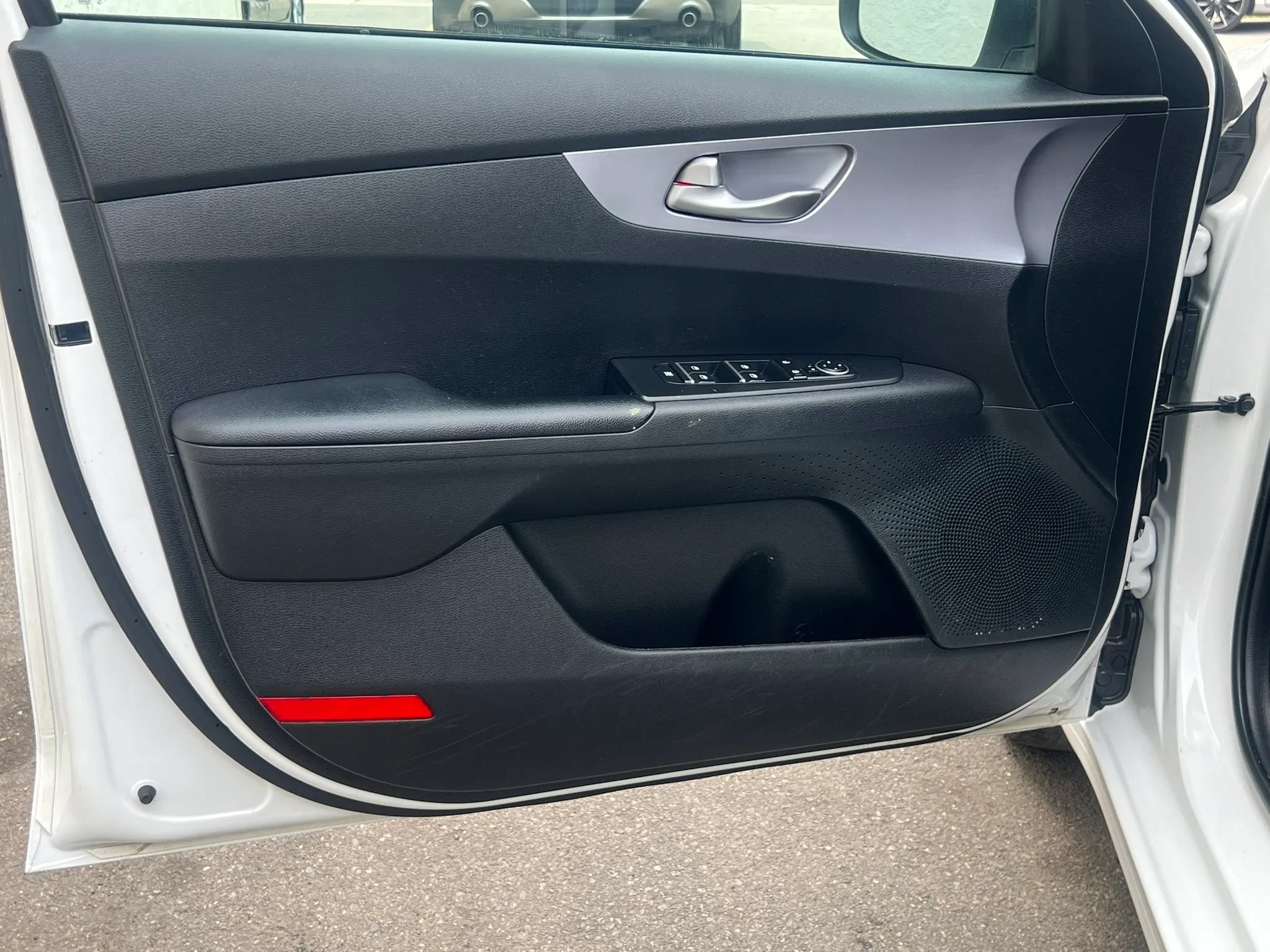 Used 2022 Kia Forte LXS FWD image 11