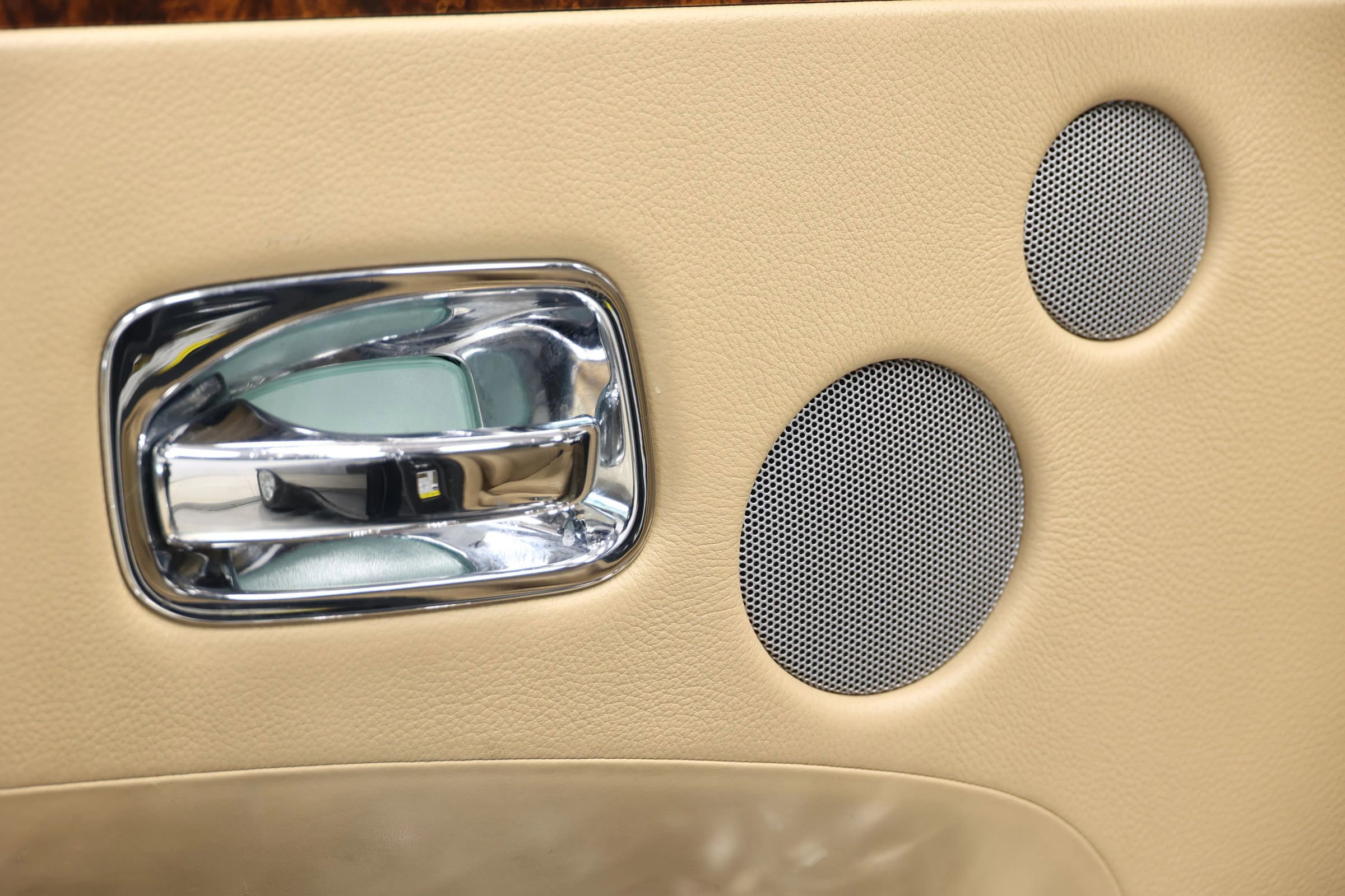 Used 2011 Rolls-Royce Ghost image 12