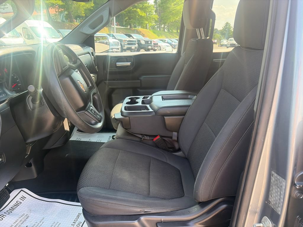 Used 2019 Chevrolet Silverado 1500 Custom w/ Custom Value Package AWD/4WD image 33