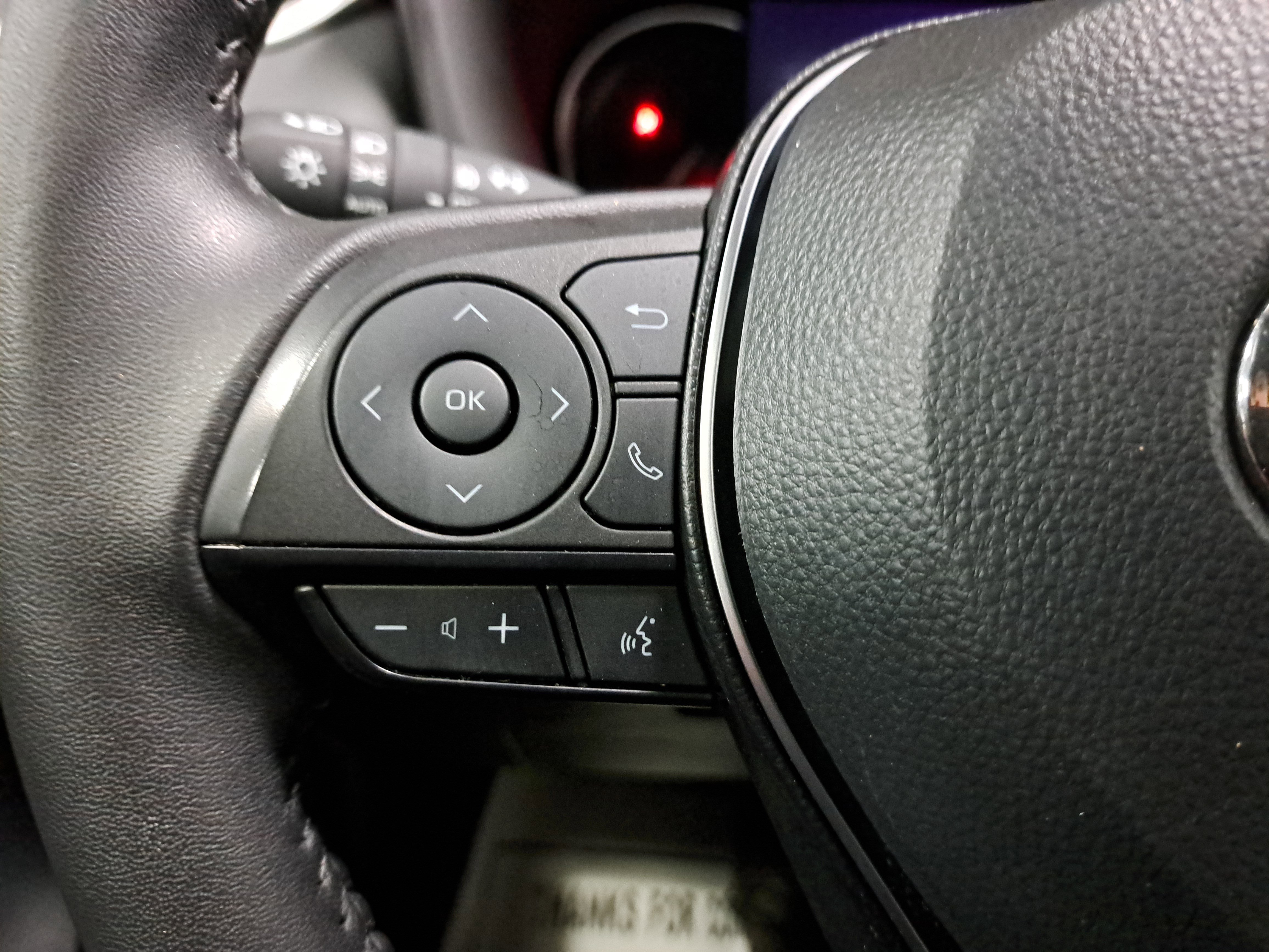 Used 2025 Toyota RAV4 XLE Premium image 18