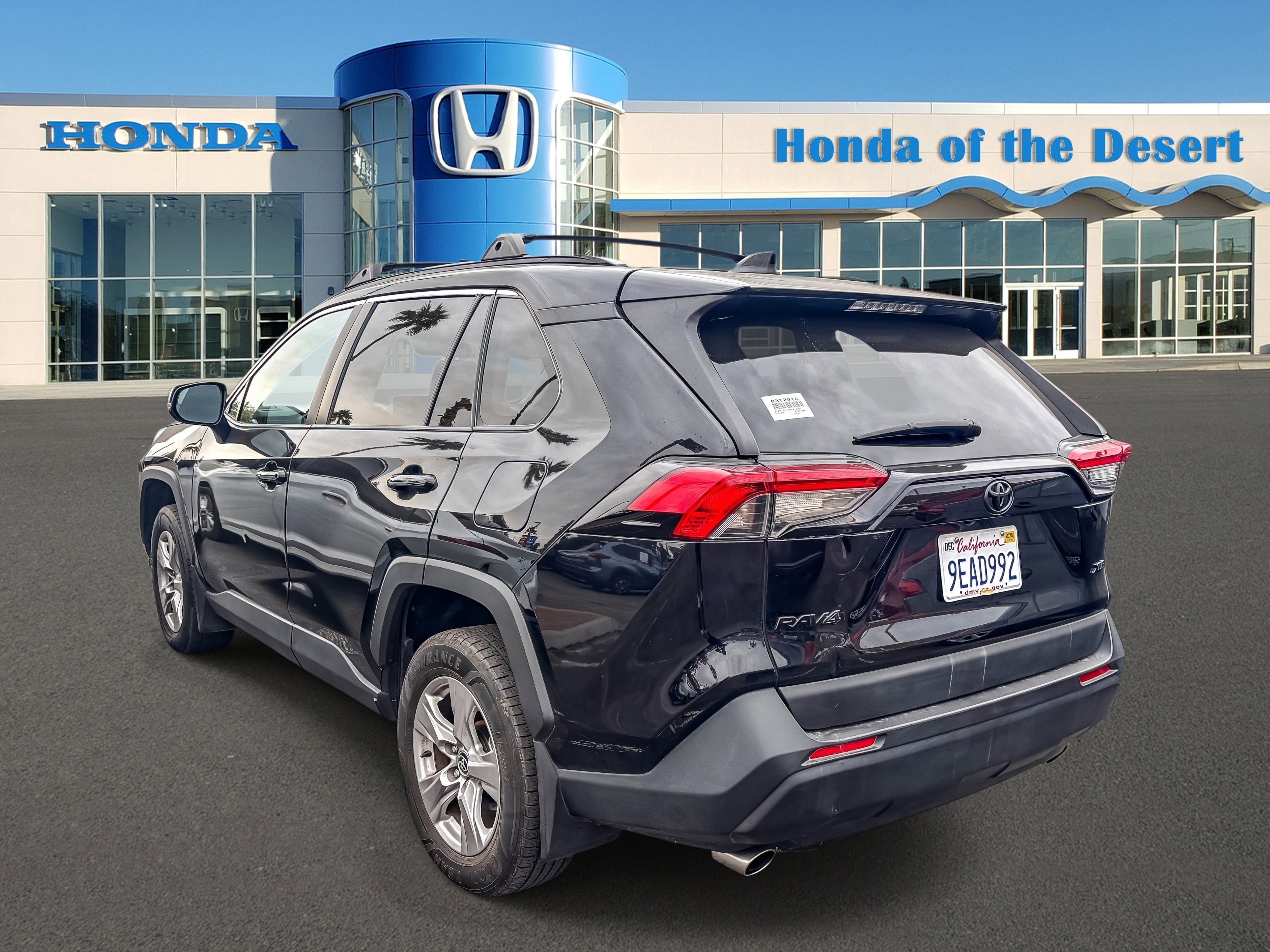 Used 2022 Toyota RAV4 XLE image 4