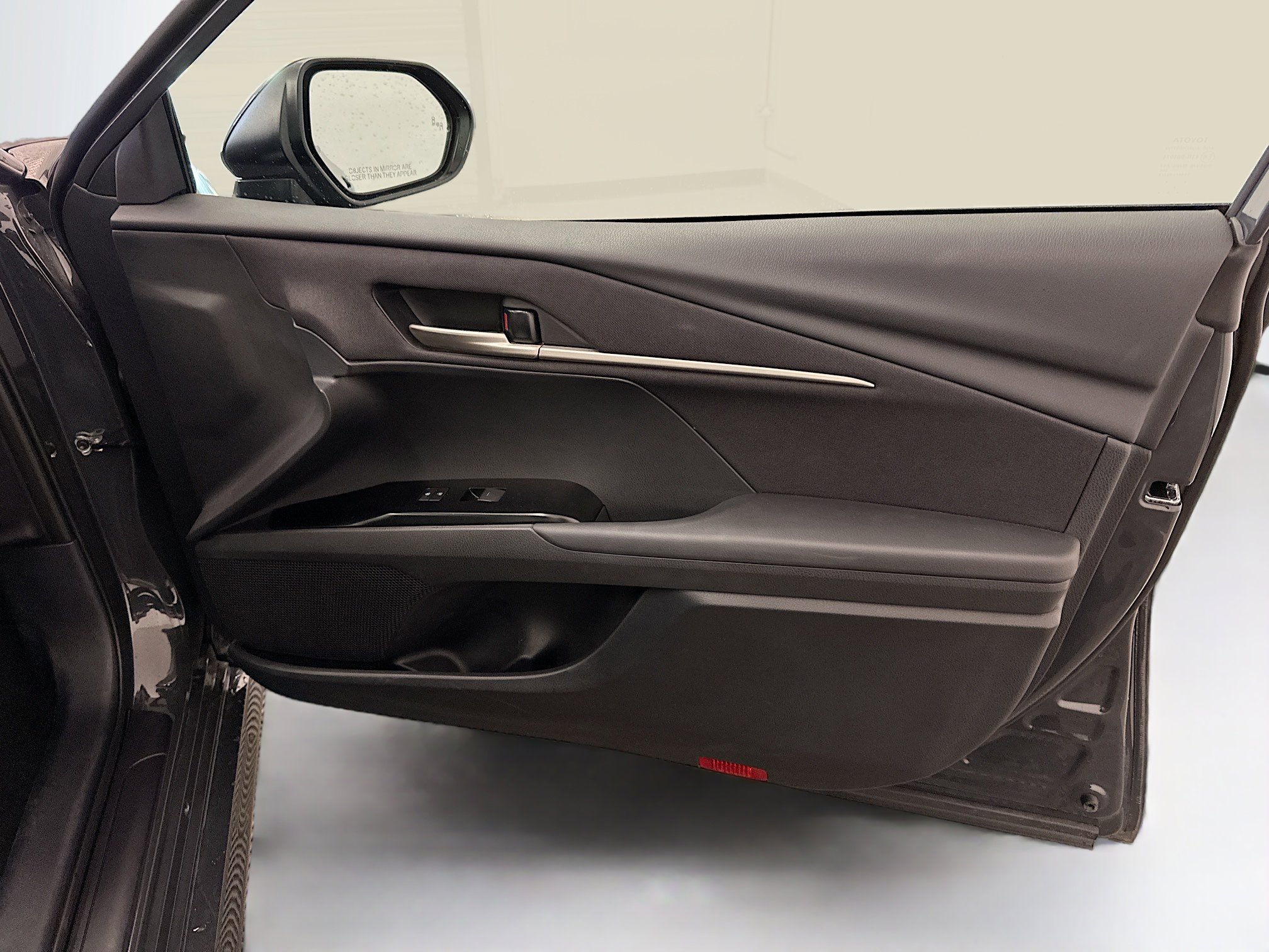 Used 2025 Toyota Camry LE image 33