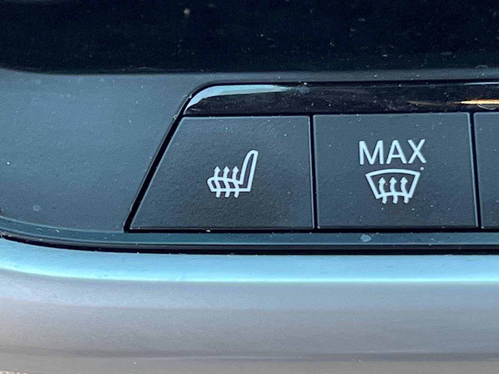 Used 2021 BMW X5 sDrive40i w/ Premium Package image 32