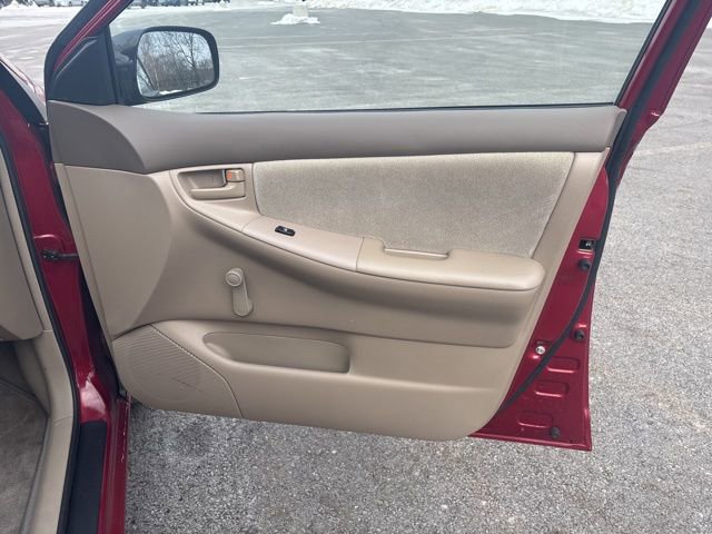 Used 2004 Toyota Corolla CE image 9