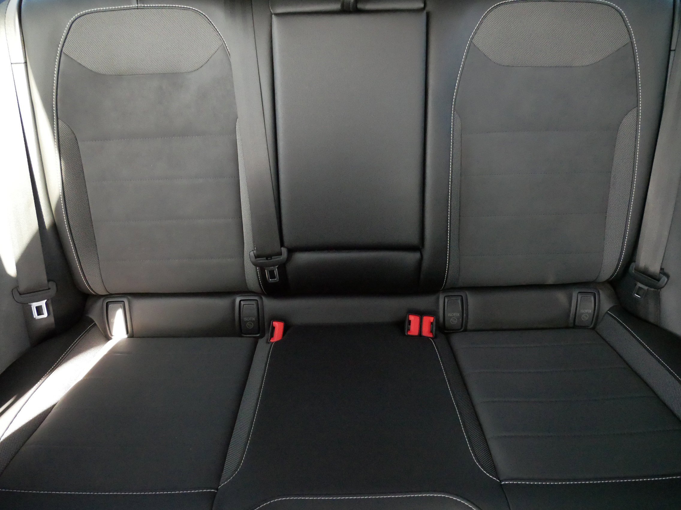 Certified 2023 Volkswagen Taos SE w/ Black Wheel Package image 13