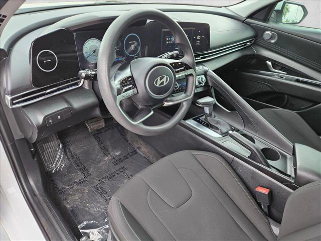 Certified 2024 Hyundai Elantra SEL image 9