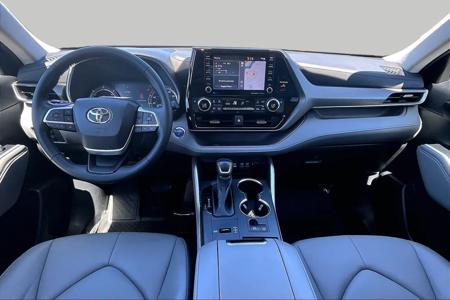 Used 2022 Toyota Highlander XLE AWD/4WD image 15