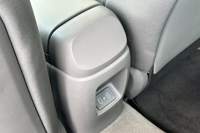 Used 2025 Hyundai Elantra Sport FWD image 17