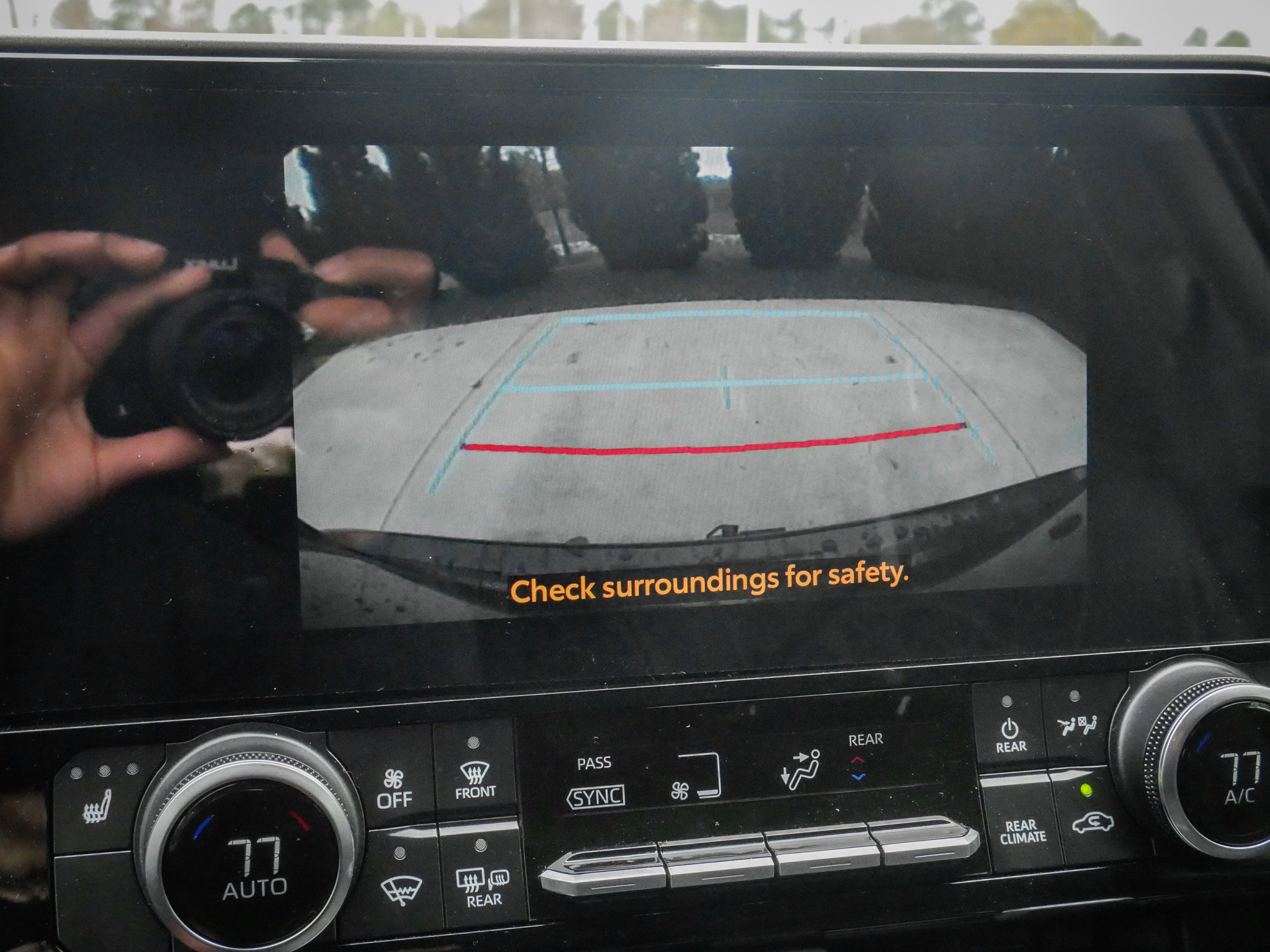 Used 2025 Toyota Highlander XLE image 23