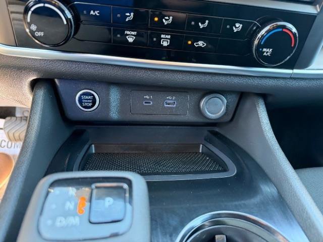 Used 2023 Nissan Rogue S image 29