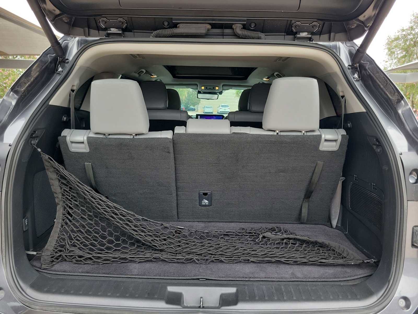 Used 2025 Toyota Highlander Platinum AWD/4WD image 23