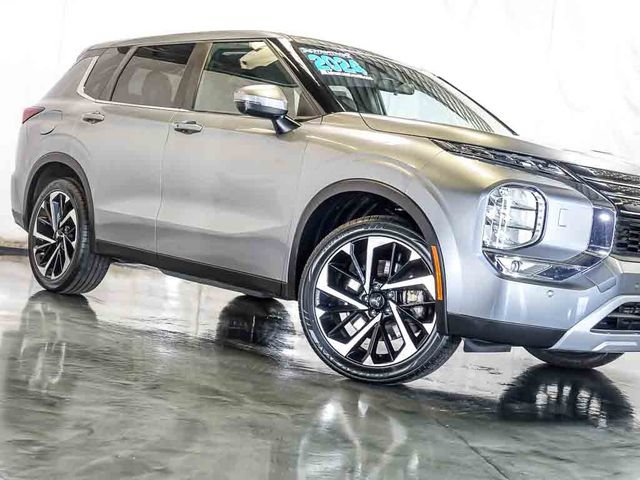 Used 2024 Mitsubishi Outlander SE AWD/4WD image 5