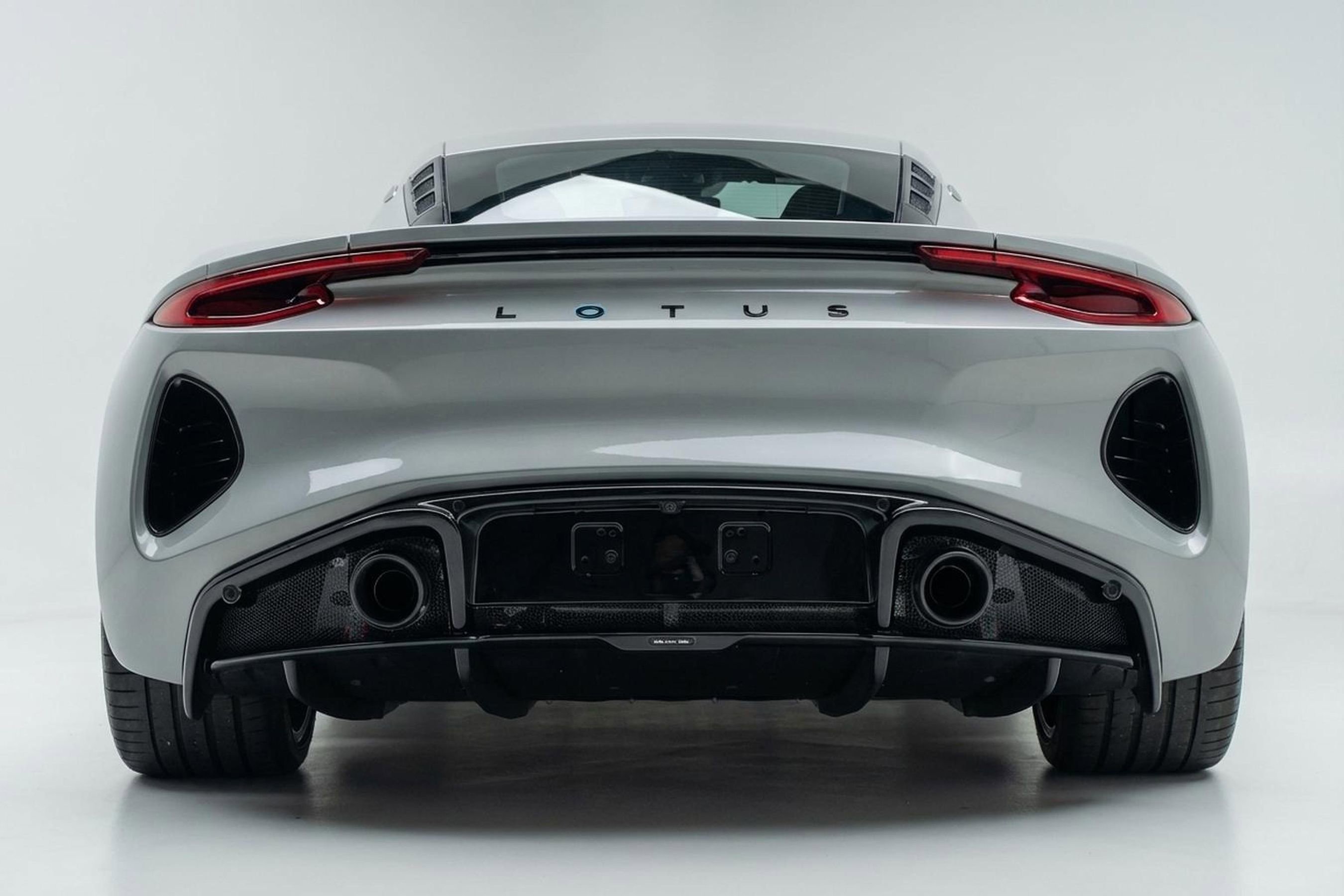 Used 2025 Lotus Emira image 11