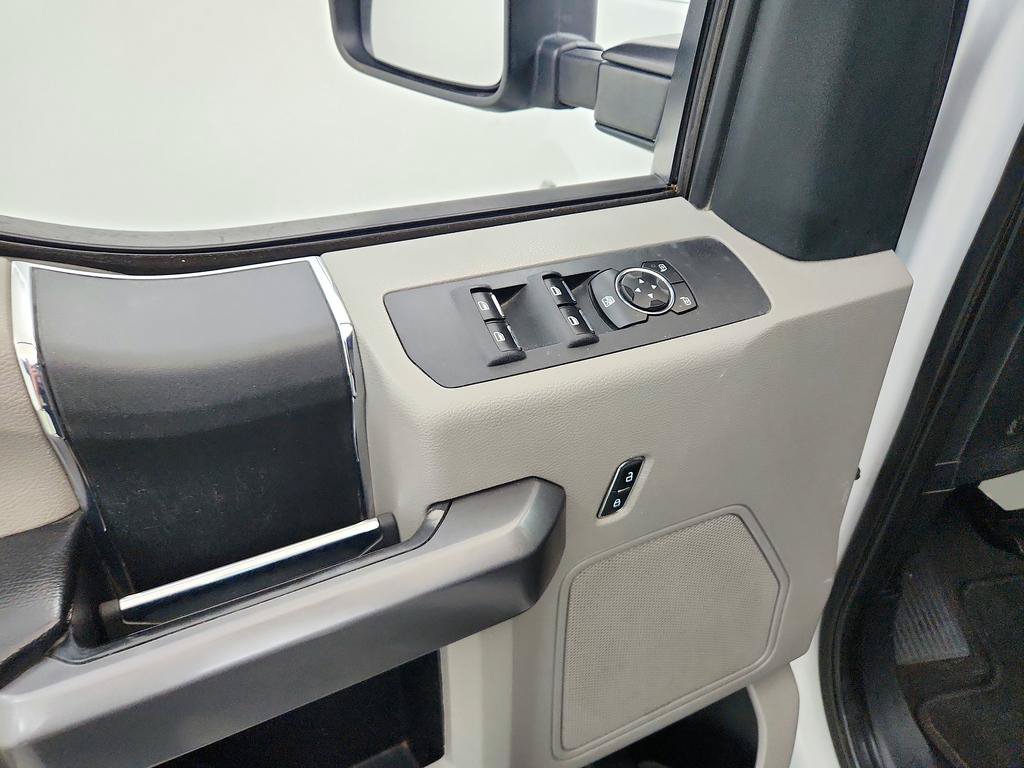 Used 2019 Ford F250 XLT w/ Snow Plow Prep Package AWD/4WD image 18