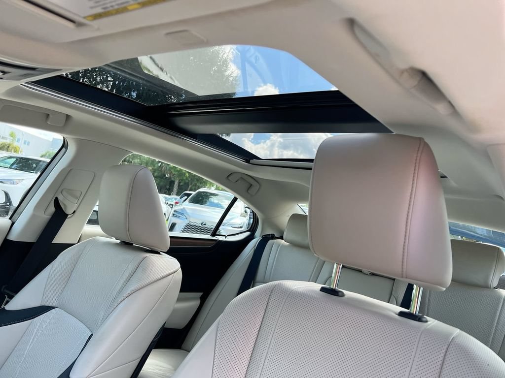 Certified 2024 Lexus ES 350 F Sport w/ Technology Package FWD image 18