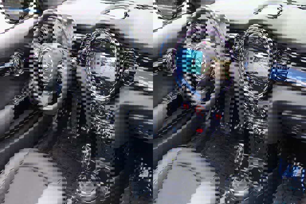 Used 2023 MINI Cooper Convertible image 8