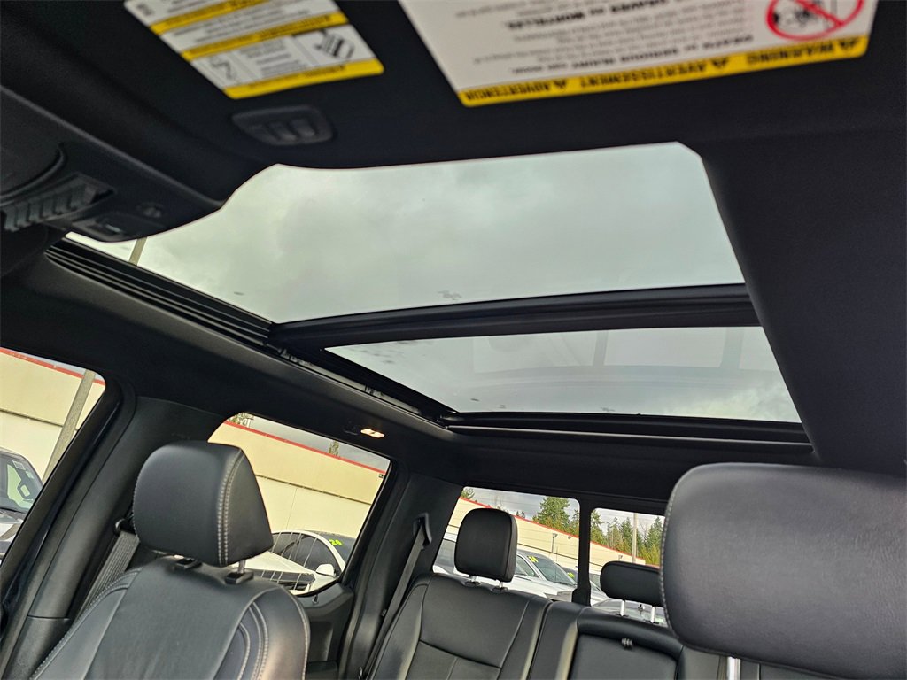 Used 2022 Ford F250 Lariat w/ Black Appearance Package image 22