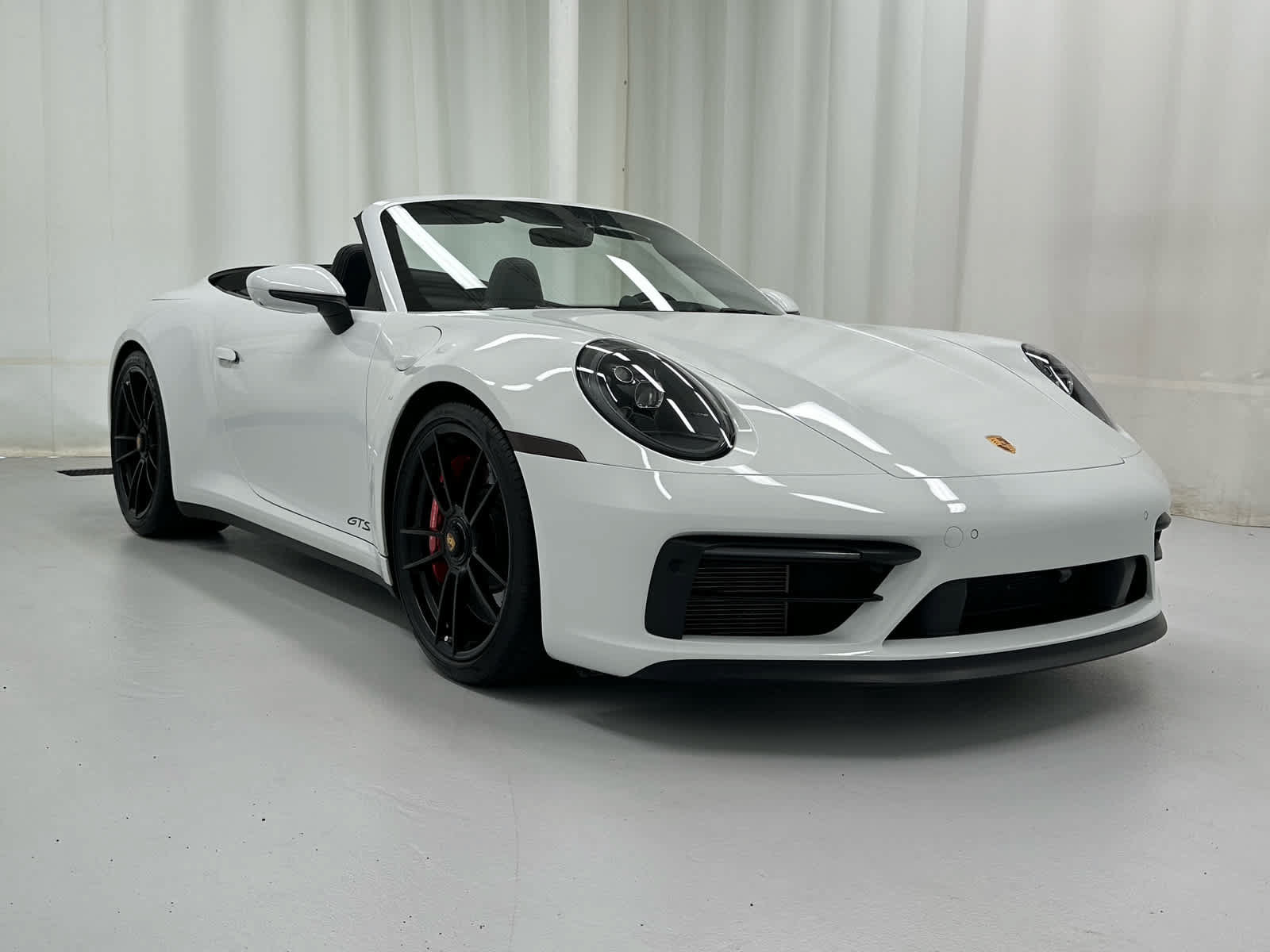 Used 2022 Porsche 911 Carrera GTS w/ Premium Package RWD image 2
