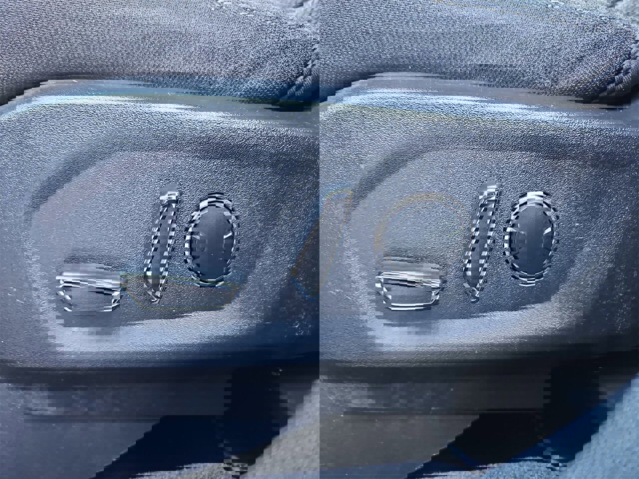 Used 2017 Ford Explorer XLT image 29