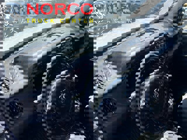 Used 2018 RAM ProMaster City SLT w/ Lights & Wheels Group image 13