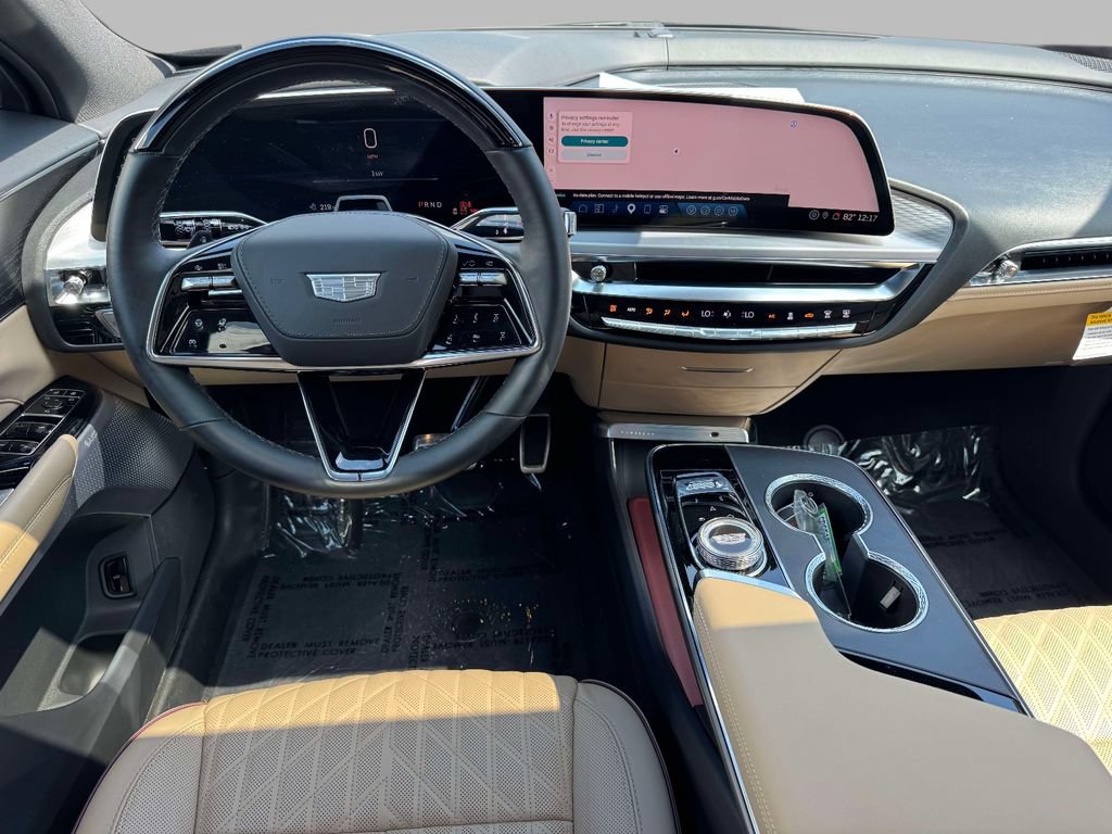 Used 2026 Cadillac Lyriq Signature Luxury w/ Nappa Leather Package AWD/4WD image 4