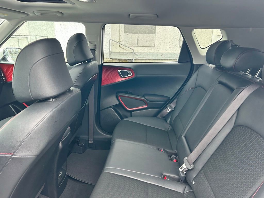 Used 2023 Kia Soul GT-Line image 12