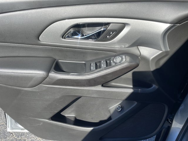 Used 2023 Chevrolet Traverse LT AWD/4WD image 13