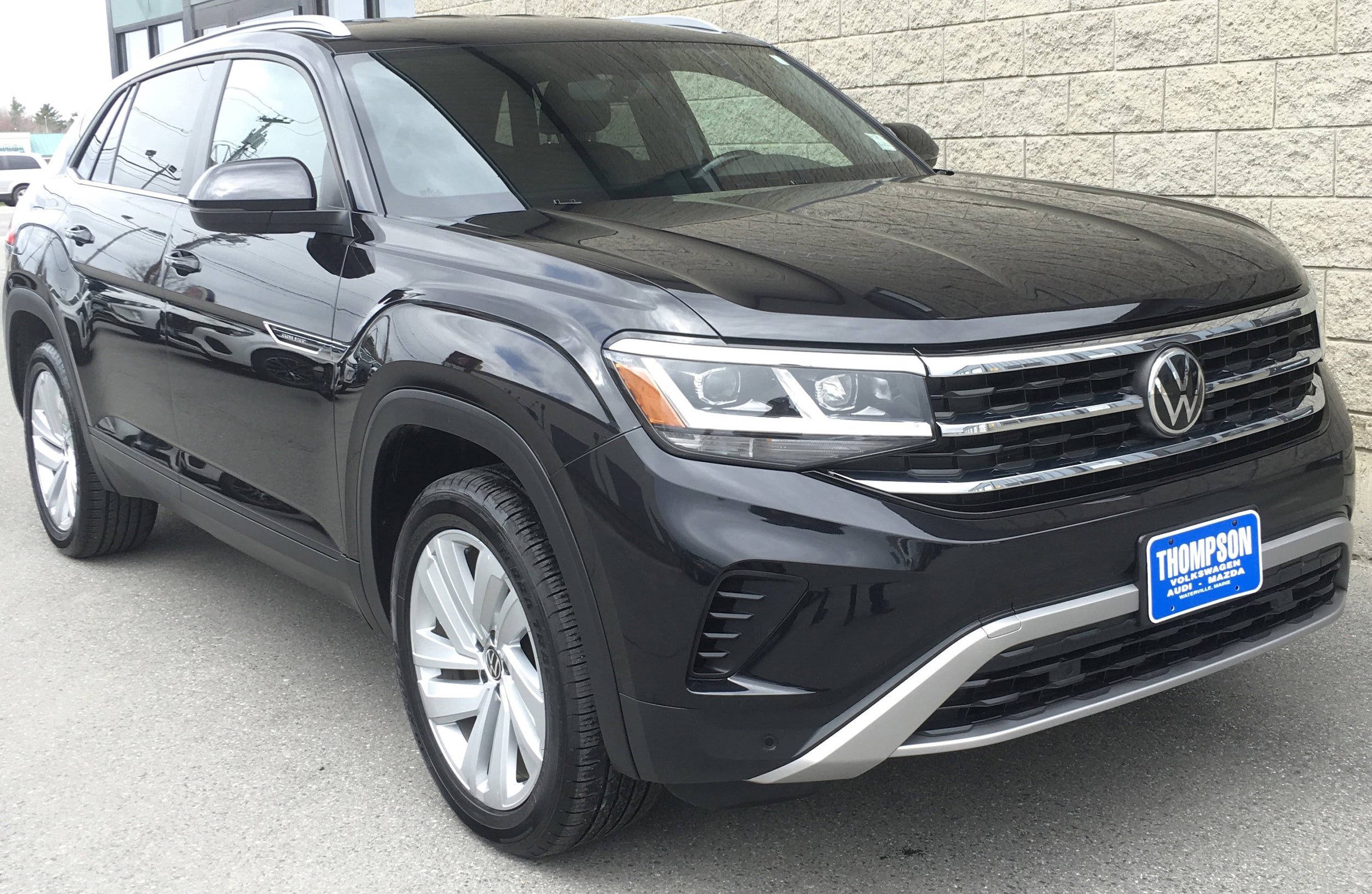 Certified 2020 Volkswagen Atlas Cross Sport SE w/ Towing Package AWD/4WD image 1