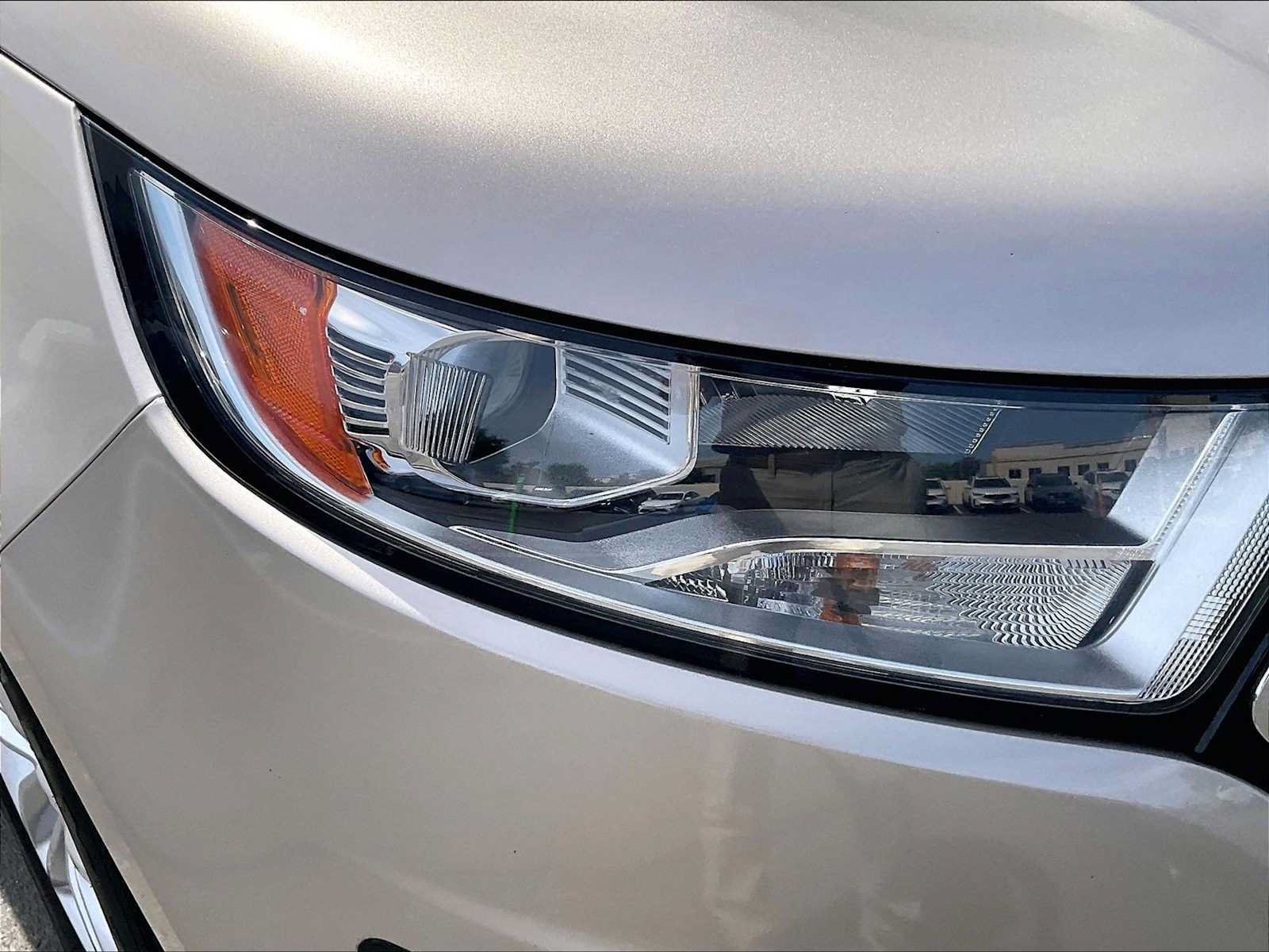 Used 2018 Ford Edge SEL FWD image 29