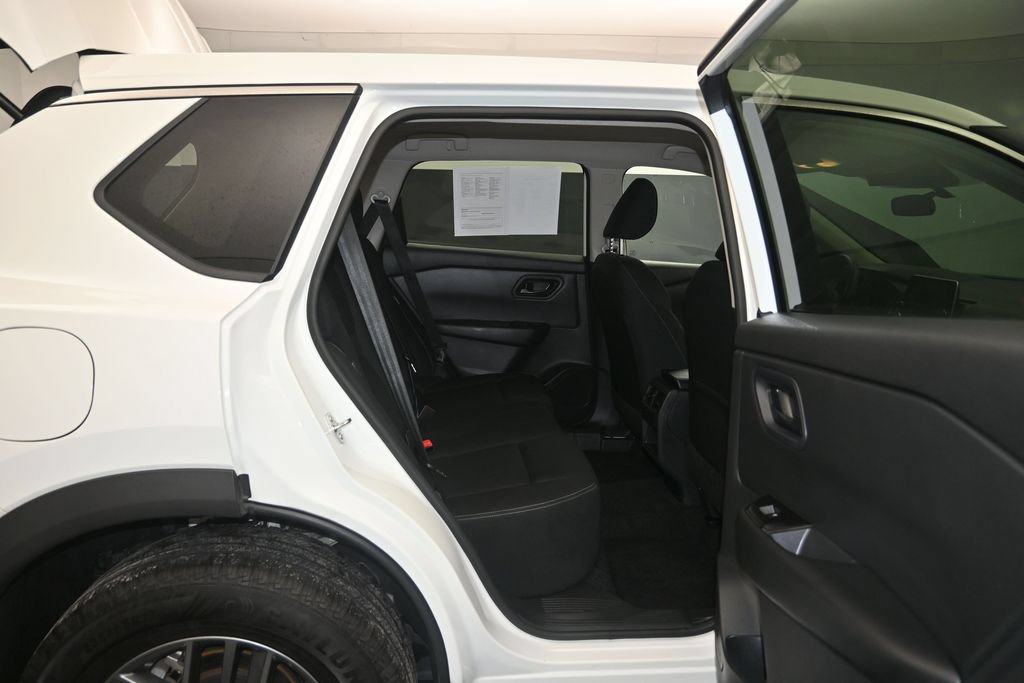 Used 2024 Nissan Rogue S FWD image 25