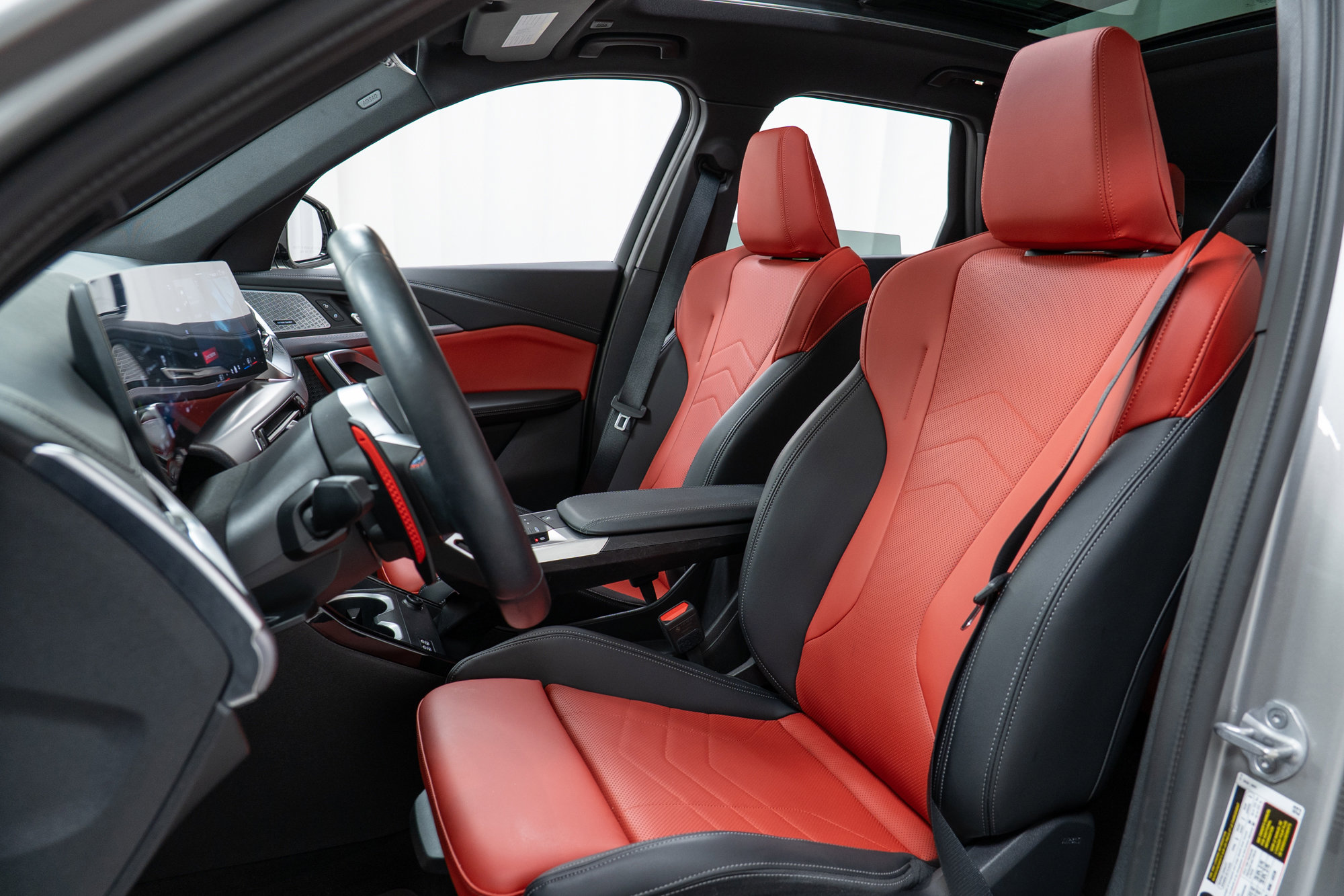 Certified 2025 BMW X1 M35i w/ Premium Package image 13