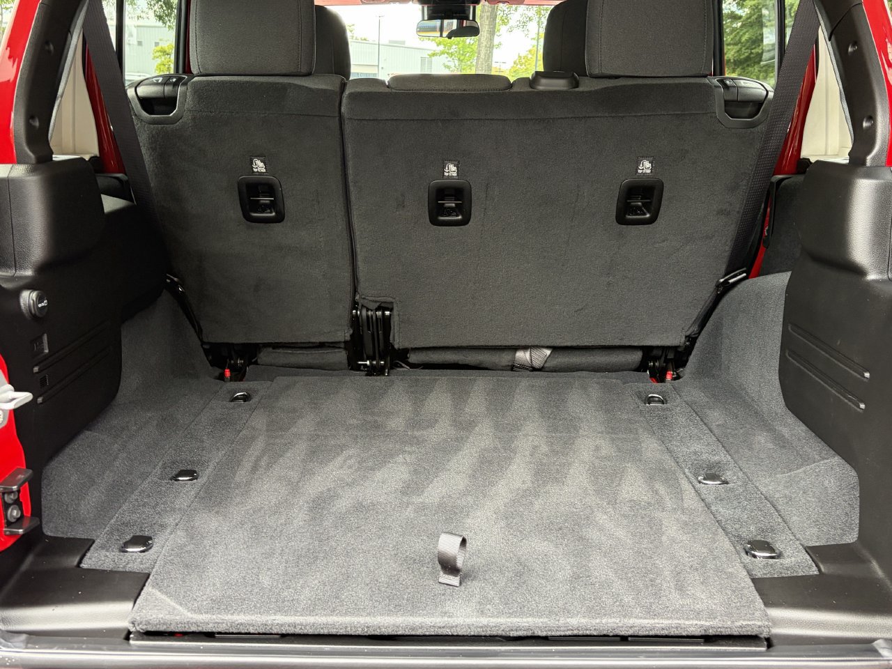 Used 2024 Jeep Wrangler Unlimited Sport AWD/4WD image 14