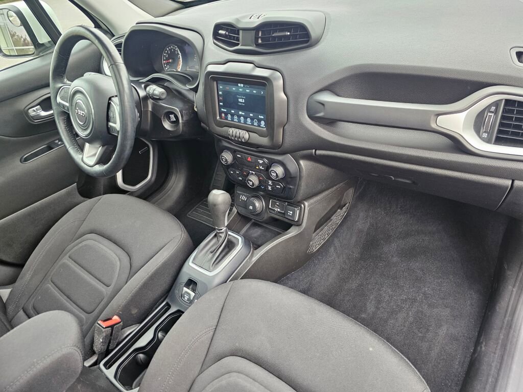 Used 2021 Jeep Renegade Latitude w/ Sun & Sound Group AWD/4WD image 13