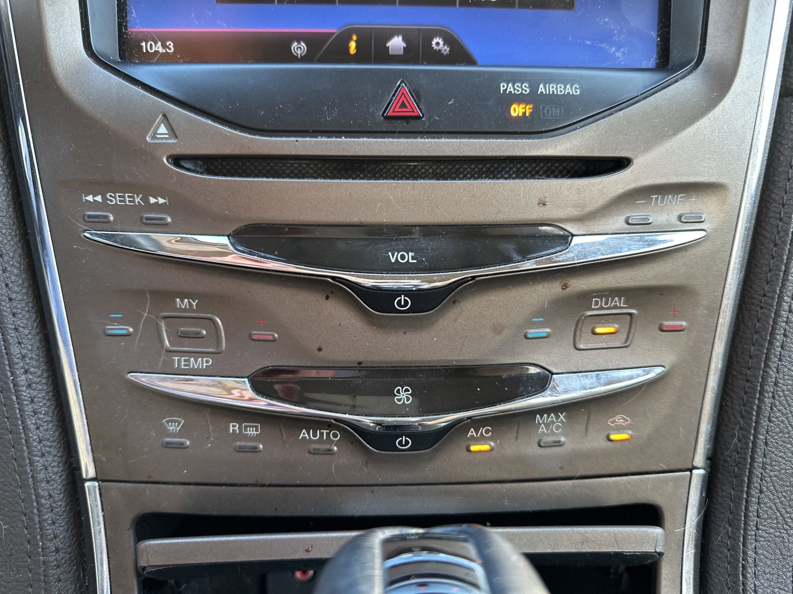 Used 2014 Lincoln MKX FWD w/ Equipment Group 102A image 19