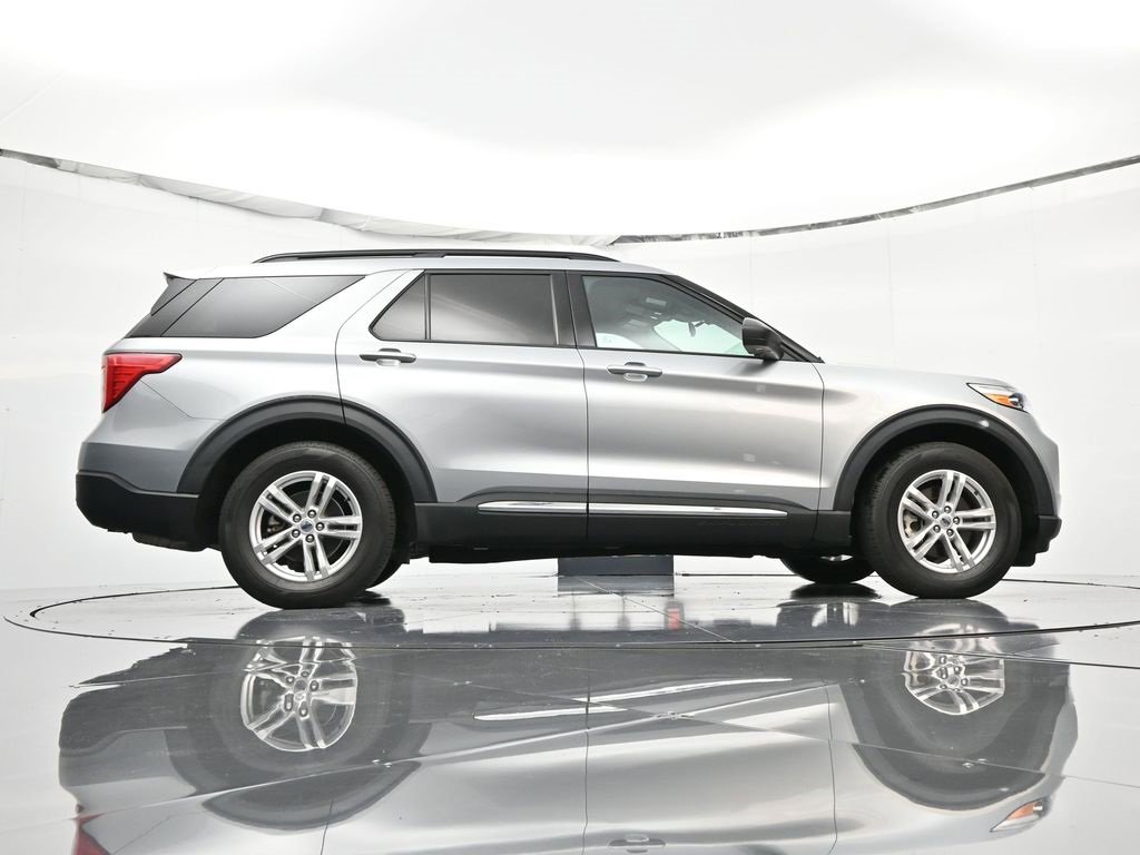 Certified 2022 Ford Explorer XLT image 57