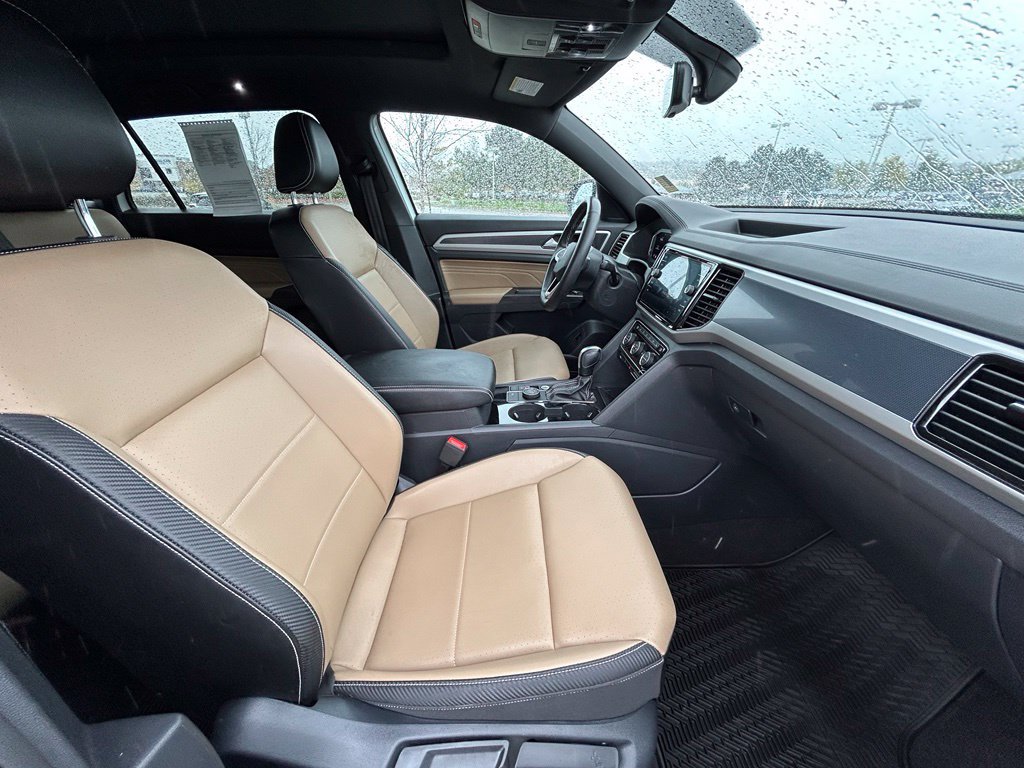 Used 2022 Volkswagen Atlas Cross Sport SE AWD/4WD image 31
