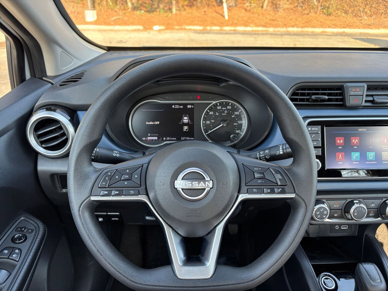 Used 2025 Nissan Versa SV FWD image 28