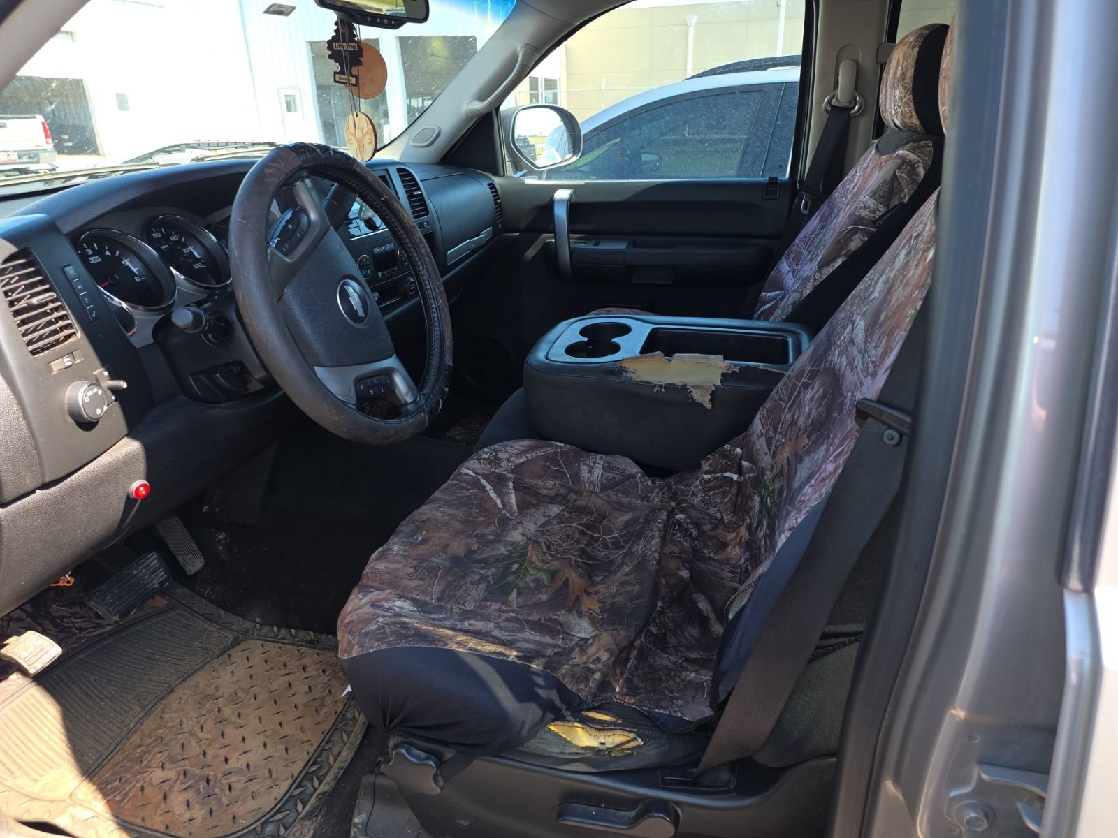 Used 2007 Chevrolet Silverado 1500 LT w/ 1LT Convenience Package AWD/4WD image 10