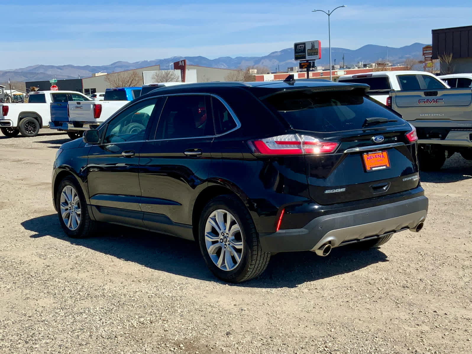 Used 2019 Ford Edge Titanium FWD image 2