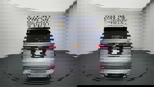 New 2026 Chevrolet Traverse LT w/ Sun and Wheel Package image 4