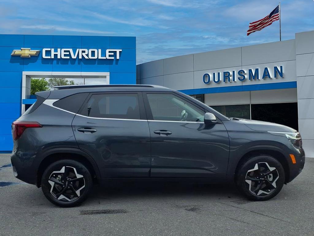 Used 2024 Kia Seltos EX image 2