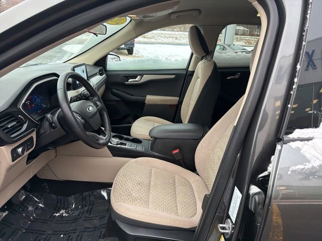 Used 2020 Ford Escape SE Sport image 10